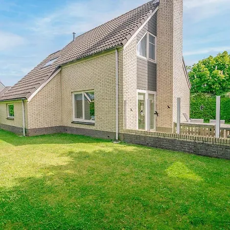 Villapark Kamperfoelie 65 *